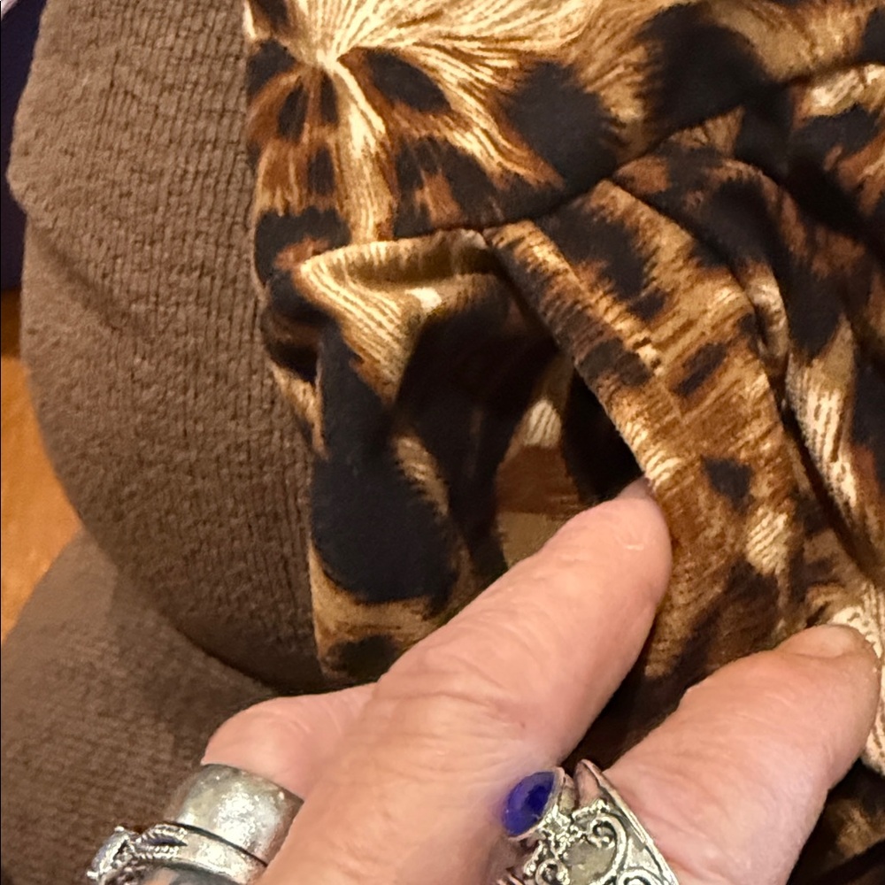 Leopard Print Leggings With Pockets - Picture 4 of 4
